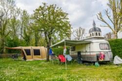 Emplacements spacieux au Camping familial Lac Amance